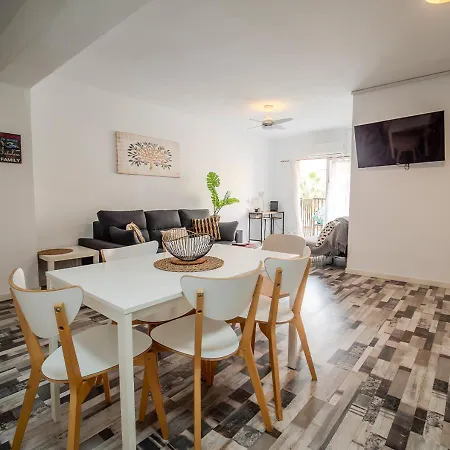 Spacious & Terrace Sleeps 7 * Valence