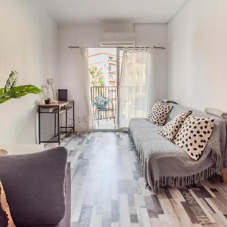 Spacious & Terrace Sleeps 7 Lejlighed